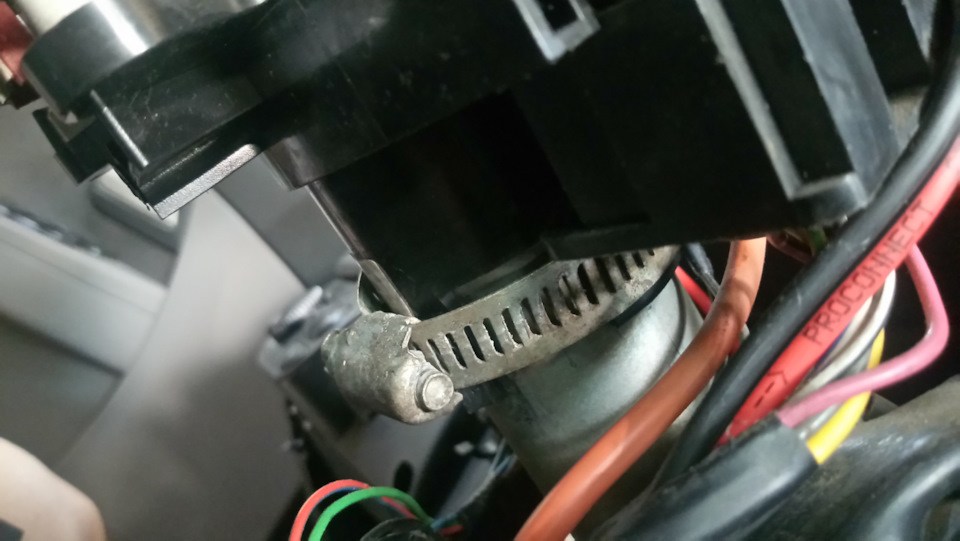 Ремонт фиксатора основания подрулевых переключателей и мой бочек ...