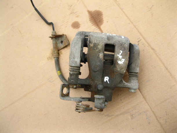 Потёк задний суппорт.Help! - KIA Rio 5-door (3G), 1,4 л, 2013 года поломка DRIVE