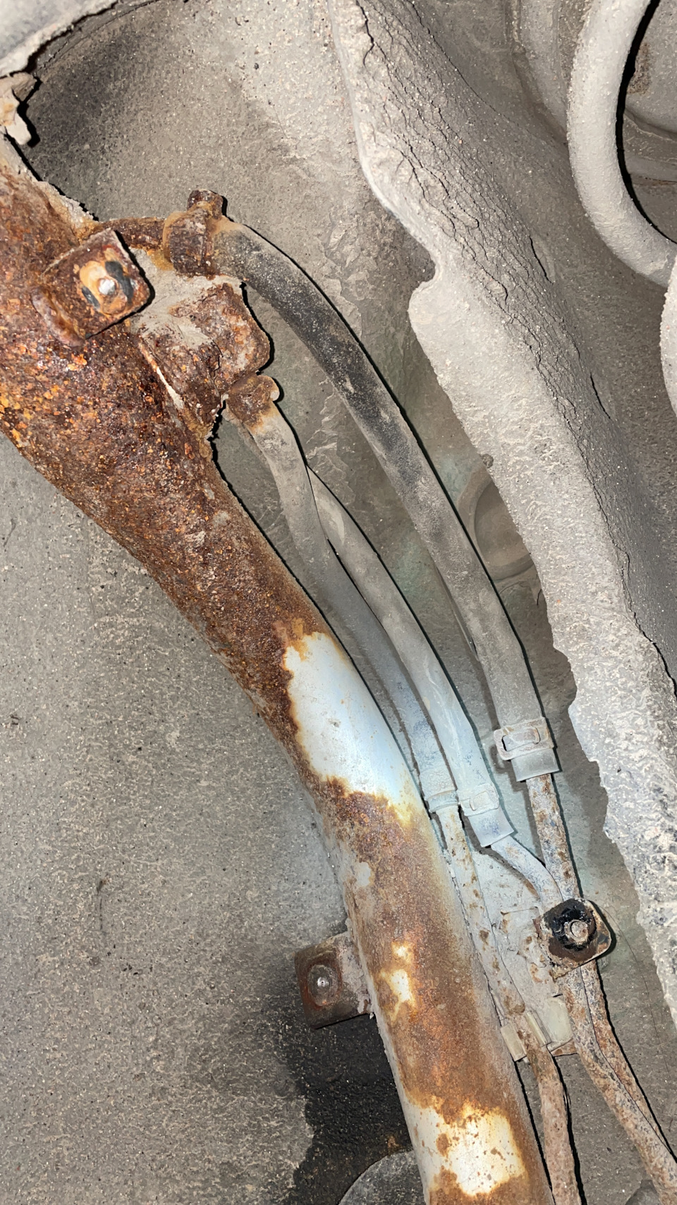 отстреливал пистолет при заправке — Subaru Forester (SF), 2,5 л, 1998 ...