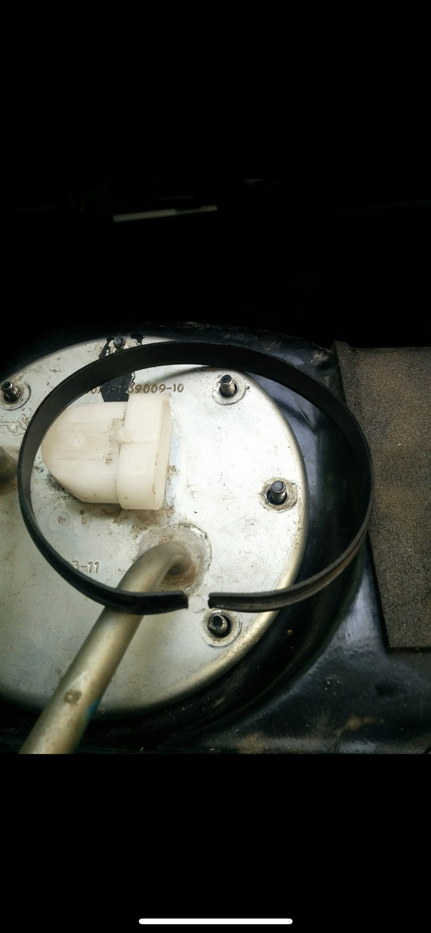 Стрелка бензина (проблема решена) — Lada 210740, 1,6 л, 2007 года ...