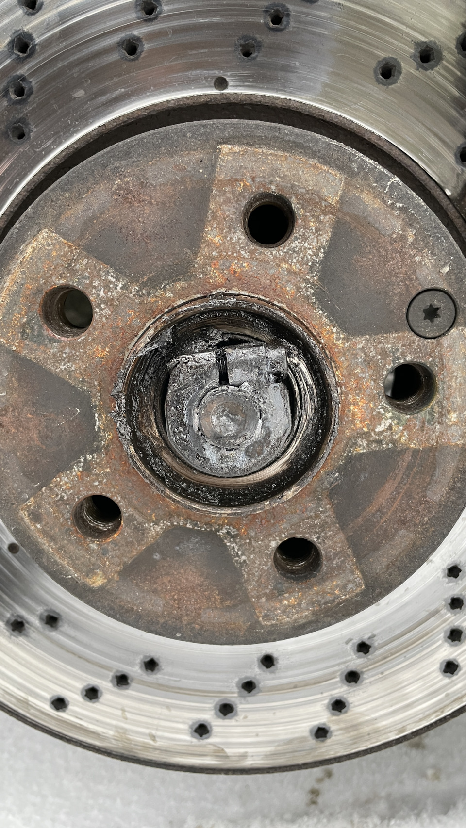 Приваренные подшипники, гнилые тормозные трубки и кривые диски ...