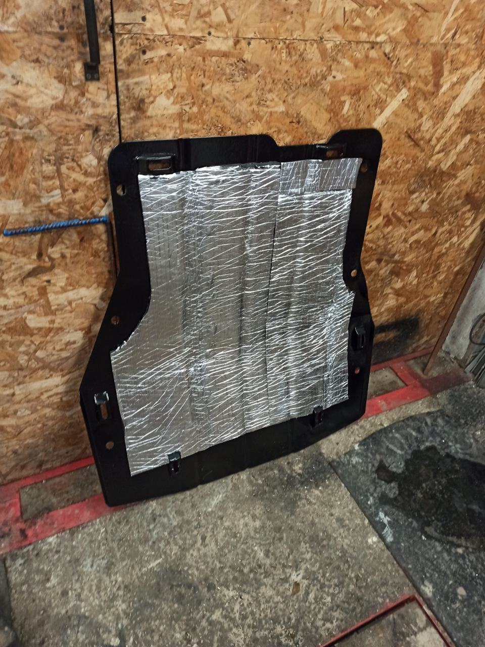 Покраска защиты двигателя — Volkswagen Transporter T5, 1,9 л, 2007 года ...