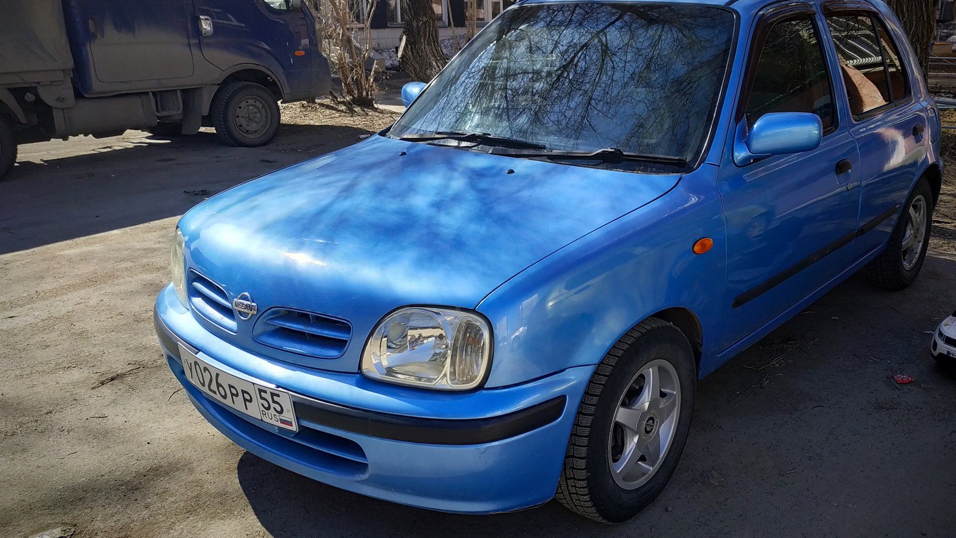 March 2000. Ниссан Марч 2000. Nissan March 2000 леворукий. Ниссан Марч 2000 года на 16 колесах.