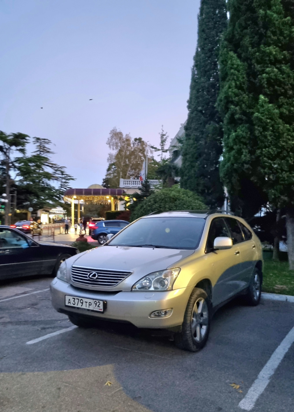 Фотография «Ялта. На парковке отеля "Ореанда".»