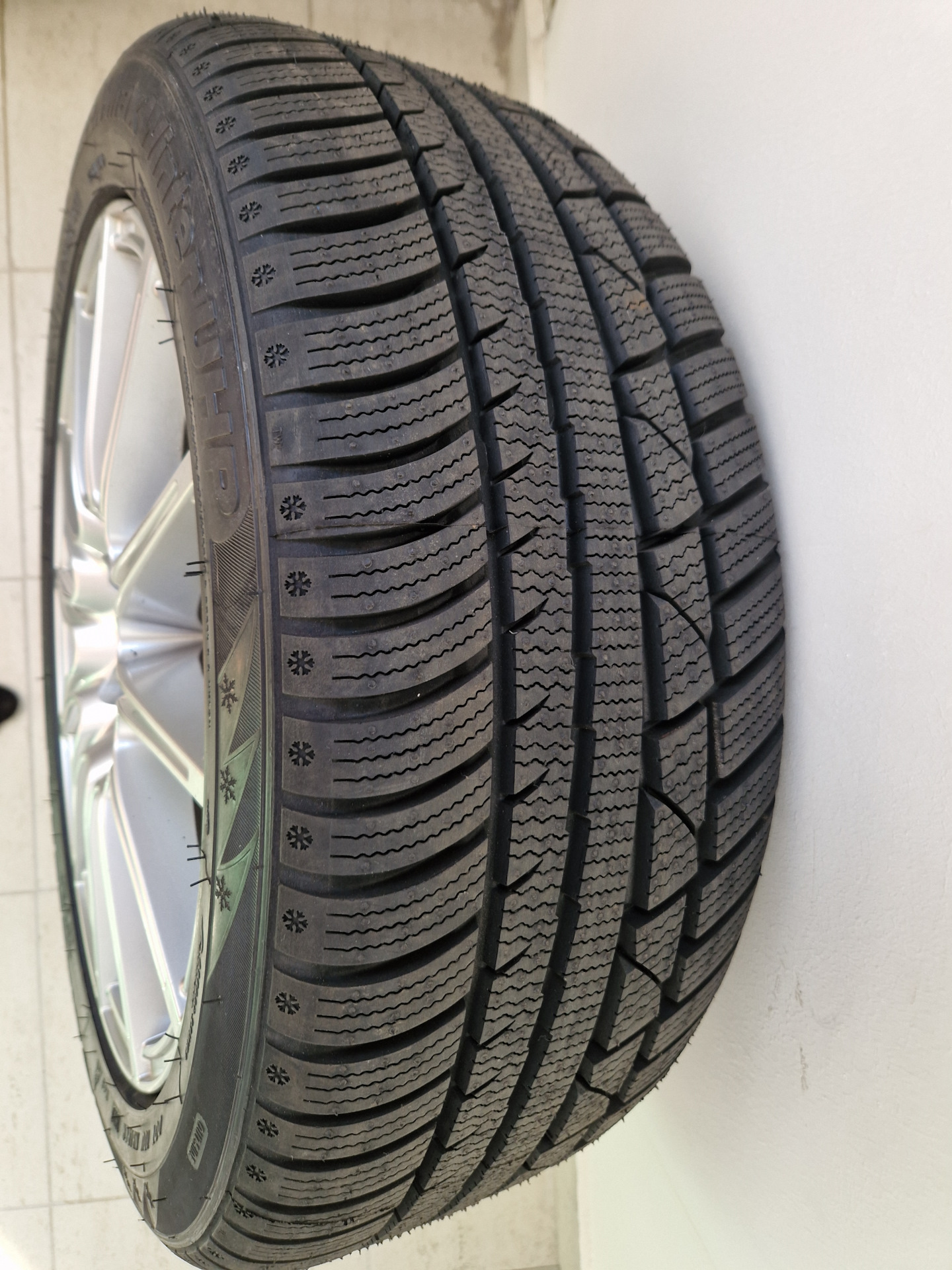 Зимние шины LingLong GreenMax Winter UHP — Ford Focus III Wagon, 1,6 л ...