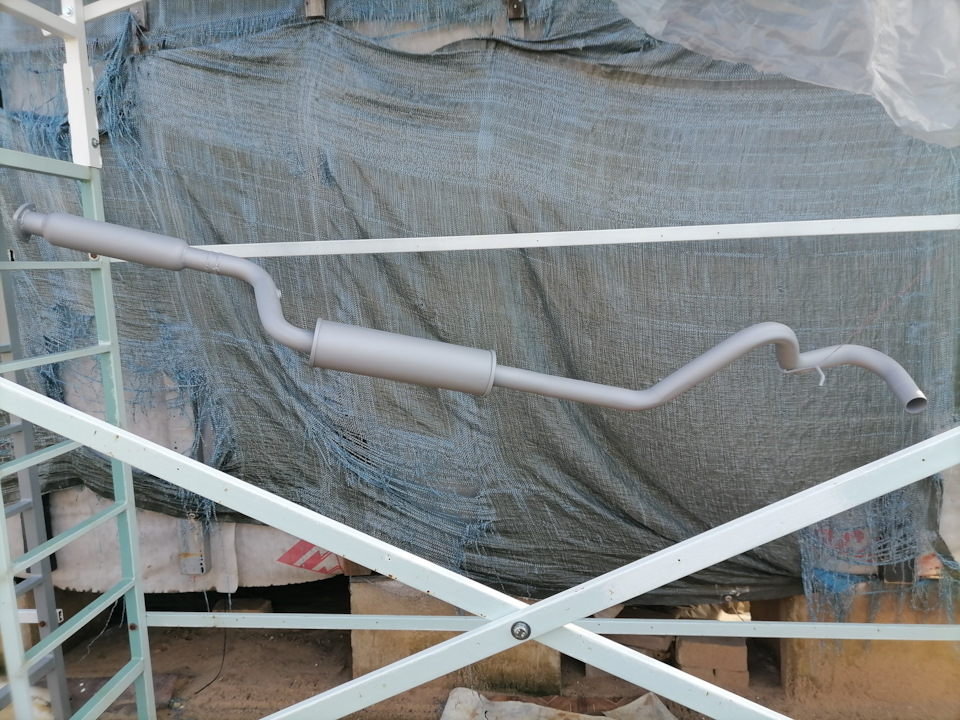 Резонатор CBD R023 + стронгер — Chevrolet Niva (1G). Запчасти на фото: R023