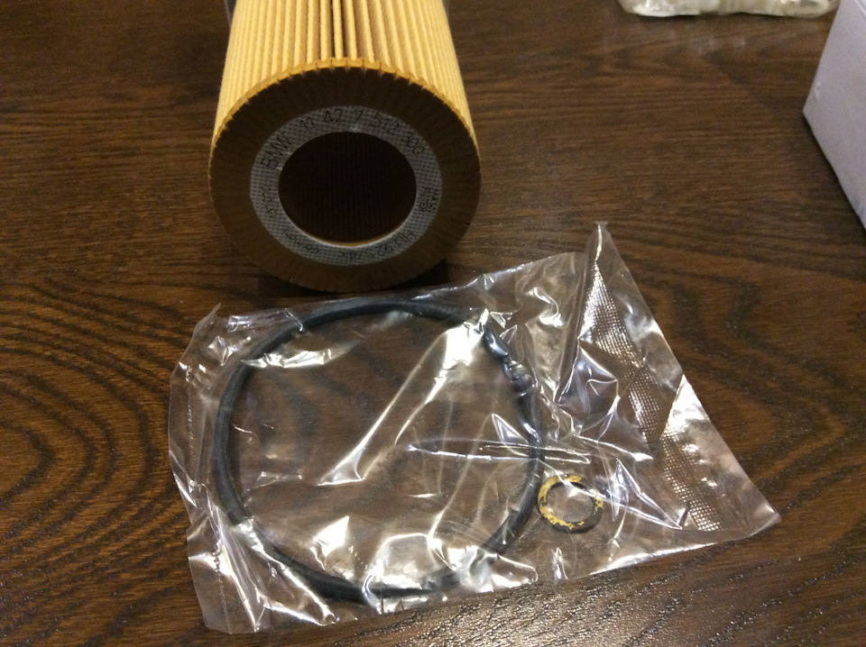 Шайба из комплекта масляного фильтра выглядит побитой жизнью и молью… — BMW 5 series (E39)