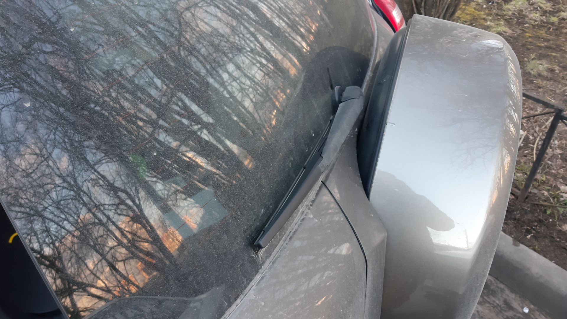 Дворник задней двери. Denso DRB-030 — Toyota RAV4 (III), 2,4 л, 2011 ...