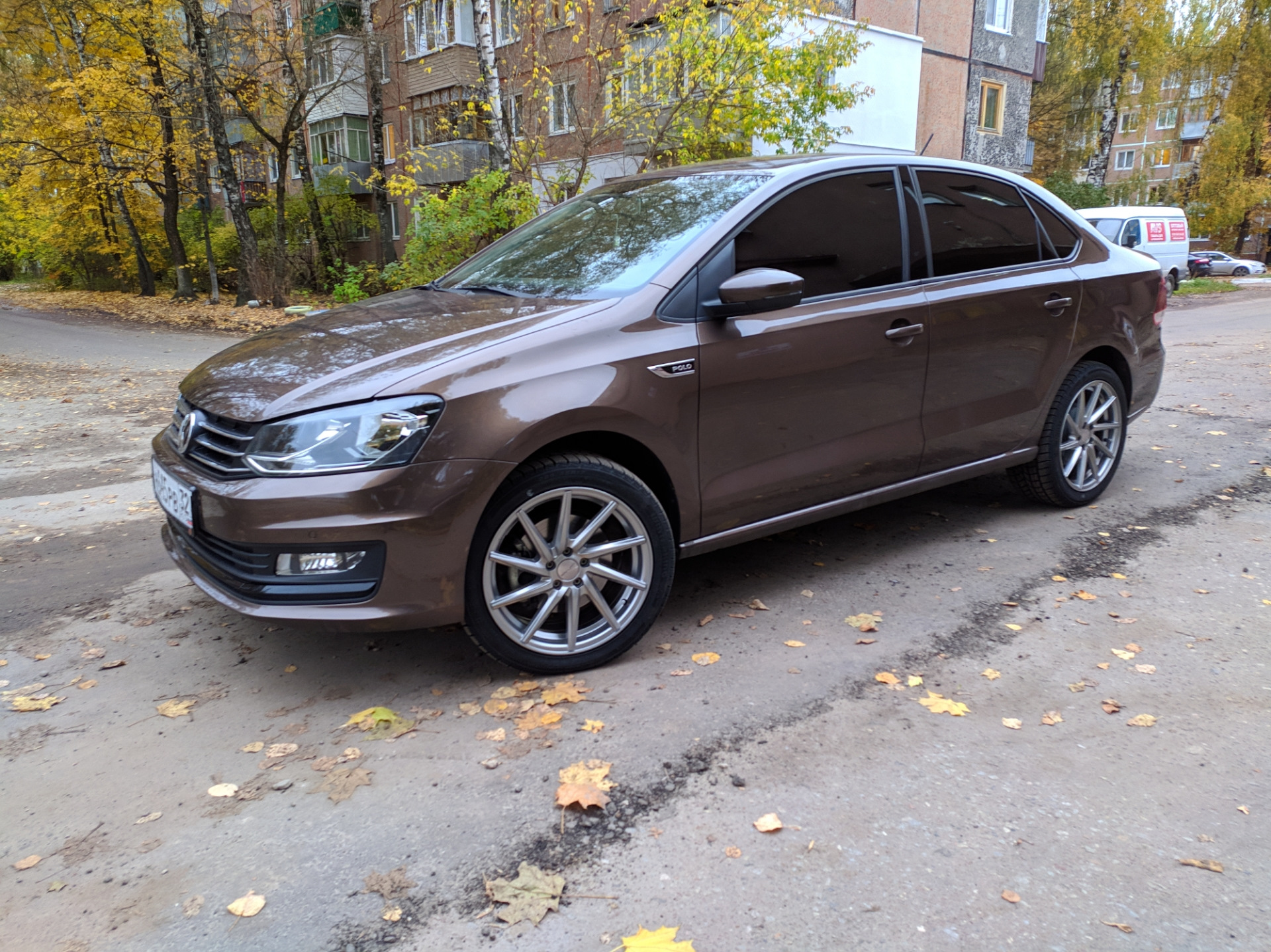 Volkswagen Polo sedan Brown