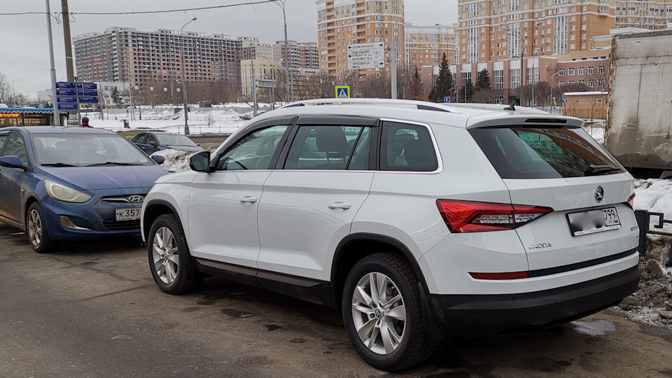 Установка защиты дверей и спойлеров на заднее стекло — Skoda Kodiaq (1G ...