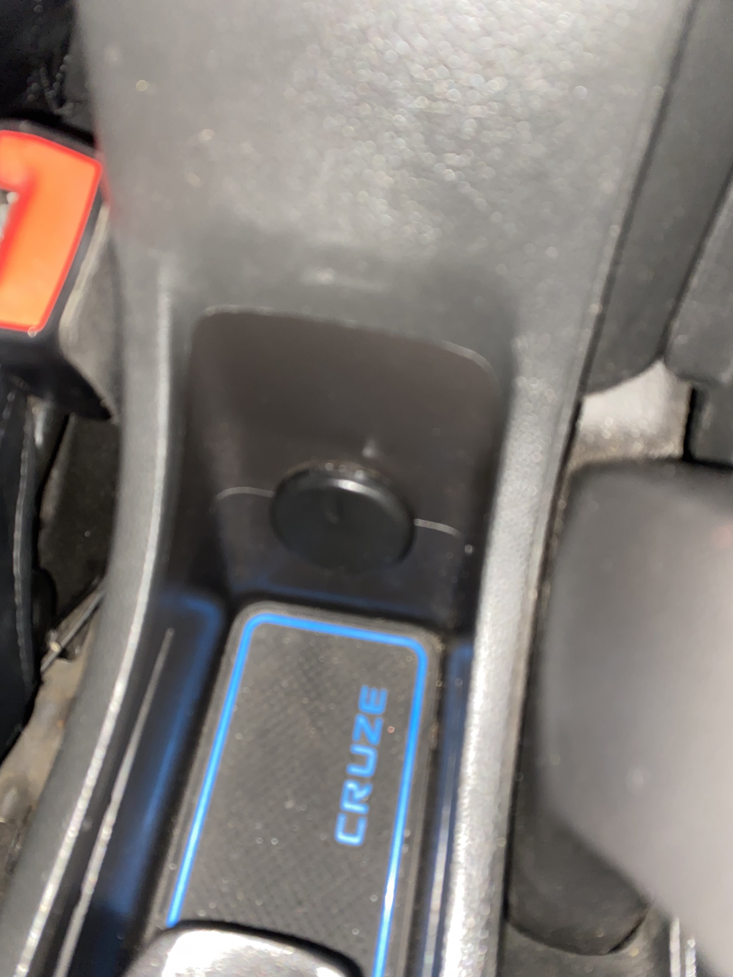 Не работает розетка в багажнике - Chevrolet Cruze (1G), 1,6 л, 2014 года электро
