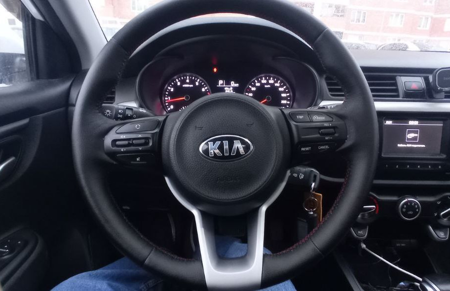 #28 Перетяжка руля и установка кнопок круиз-контроля — KIA Rio (4G), 1 ...