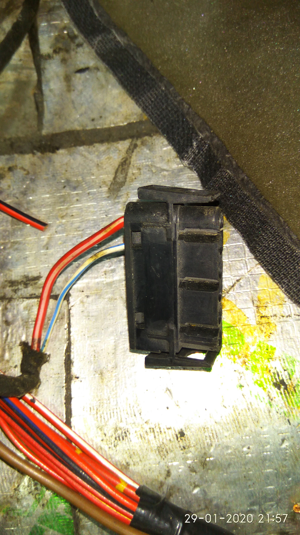 Доводчик багажника — BMW 7 series (E32), 3,5 л., 1990 года | своими ...