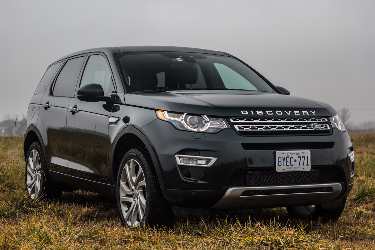 Купить рендж дискавери. Land Rover Discovery Sport. Land Rover Discovery Sport 2015. Ленд Ровер Дискавери спорт 2015. Люнд Ровно Дискавери спорт.