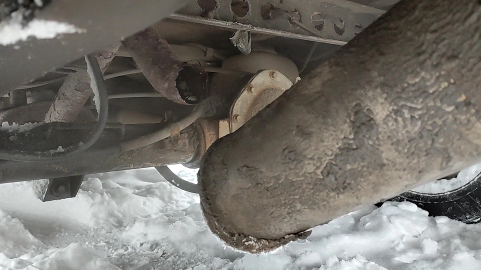 NrMHDHVFTq5uJMbE5U91DQBz0iE 960 Как крепится глушитель на патриоте