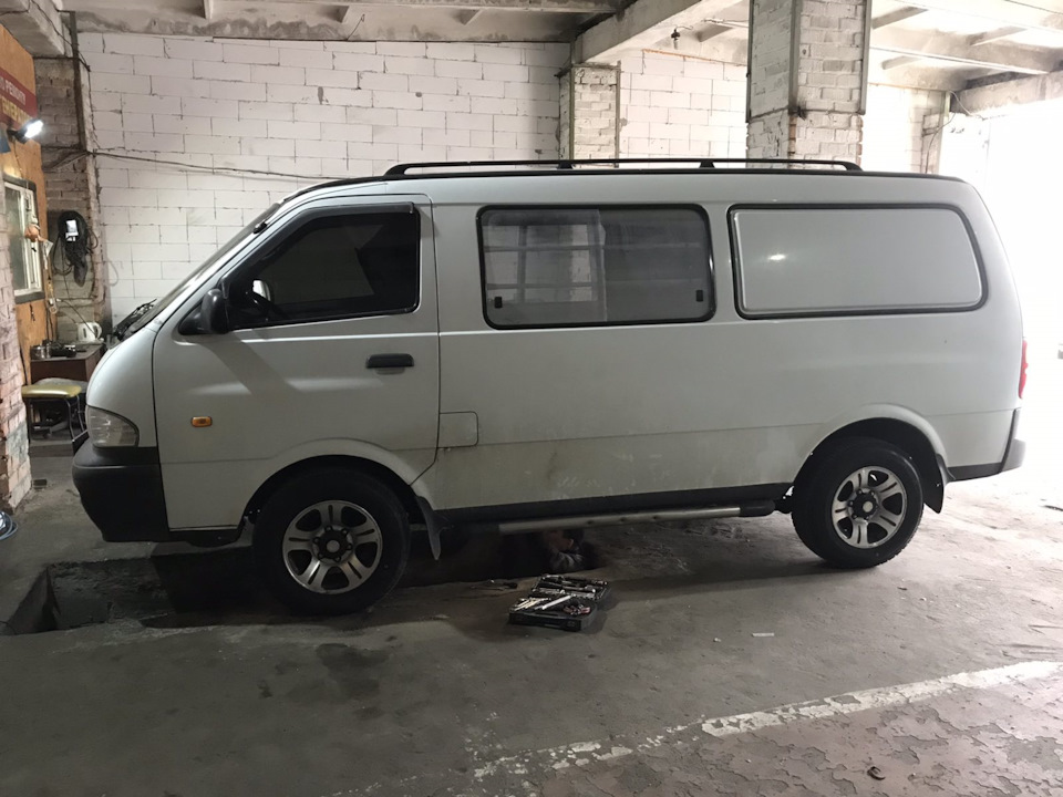 Не заводится ( запах паленого, искры) — KIA Pregio, 2,7 л, 2000 года ...