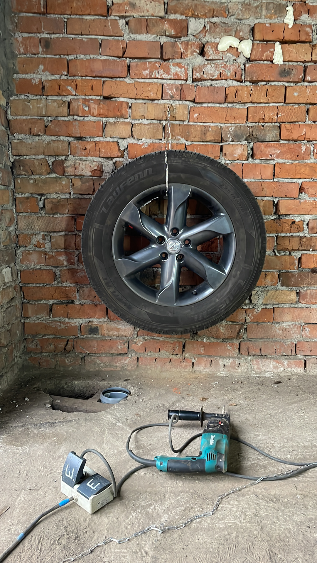 Хранение колес в гараже. — Nissan Murano II, 3,5 л, 2011 года | своими ...