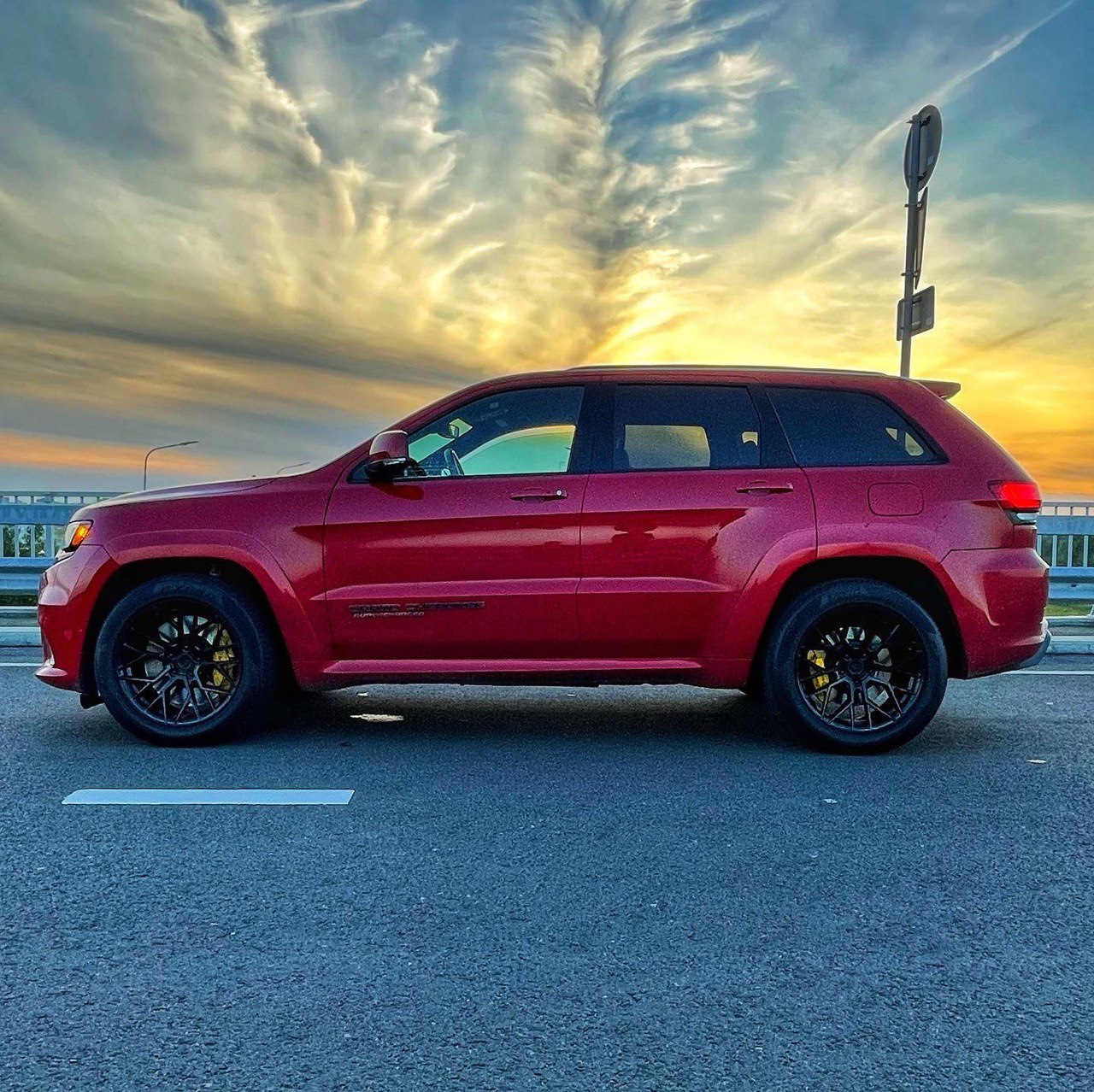 Jeep srt wk2 карбон салона