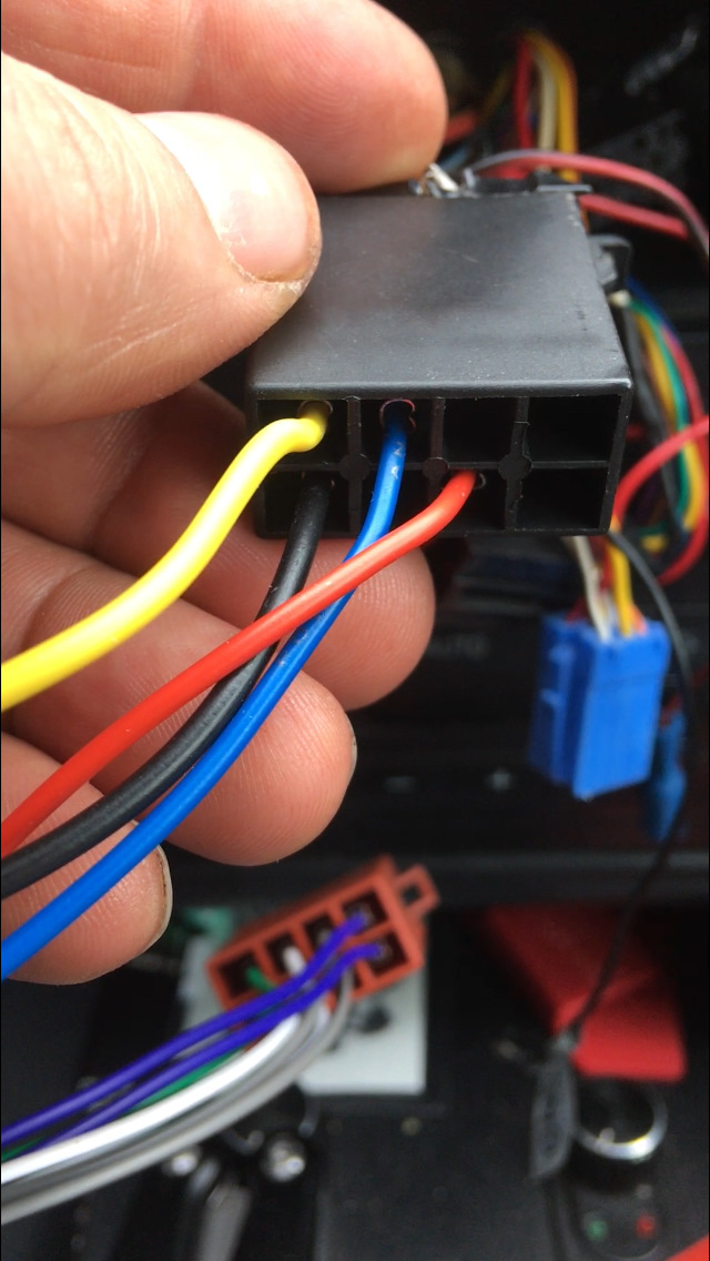 Установка нештатной магнитолы Alpine CDA-137BTi — Audi A6 (C5), 2,8 л ...