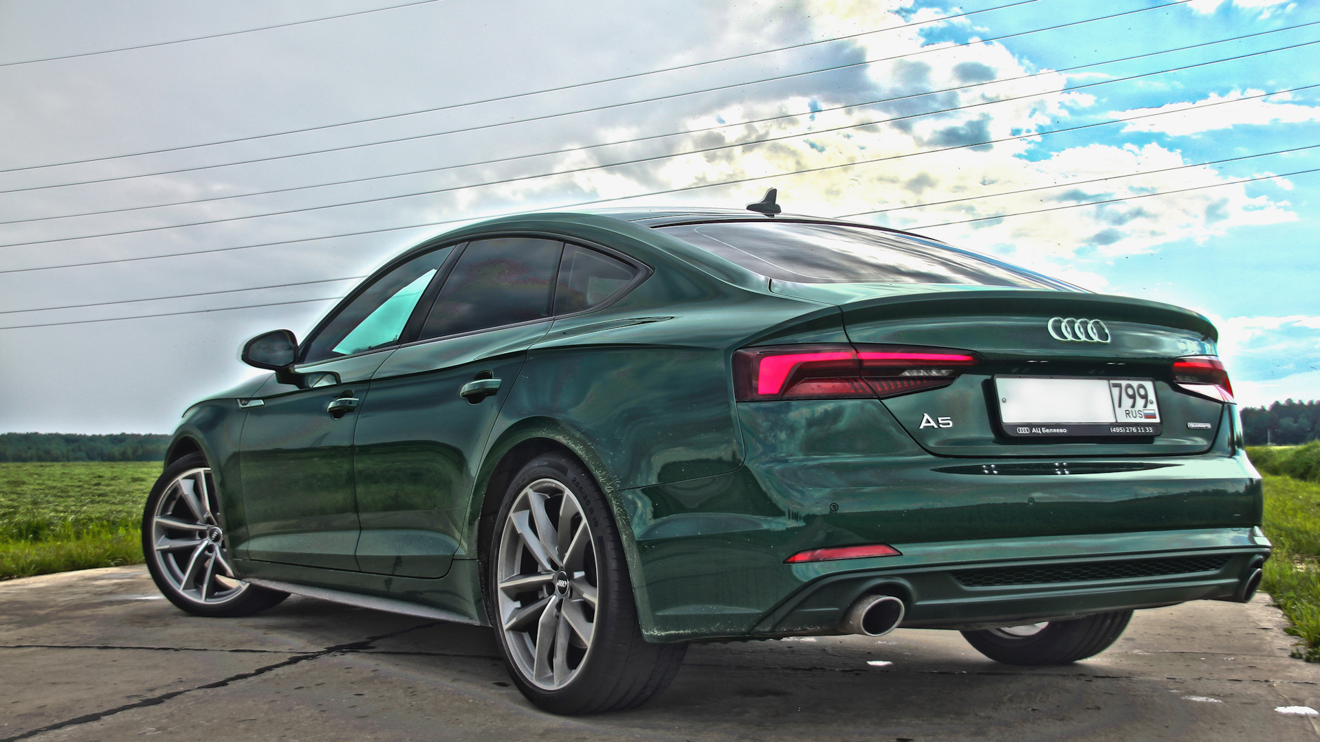 Audi a5 Green. Audi a7 зеленая. Ауди а5 зеленая. Audi a4 а5 зеленая.