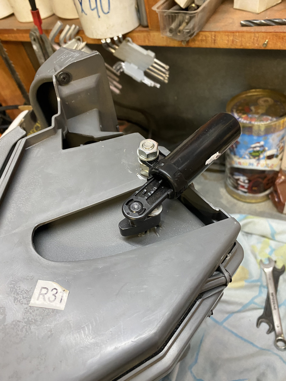 Плавное открывание бардачка — Daewoo Gentra, 1,5 л, 2013 года | тюнинг ...