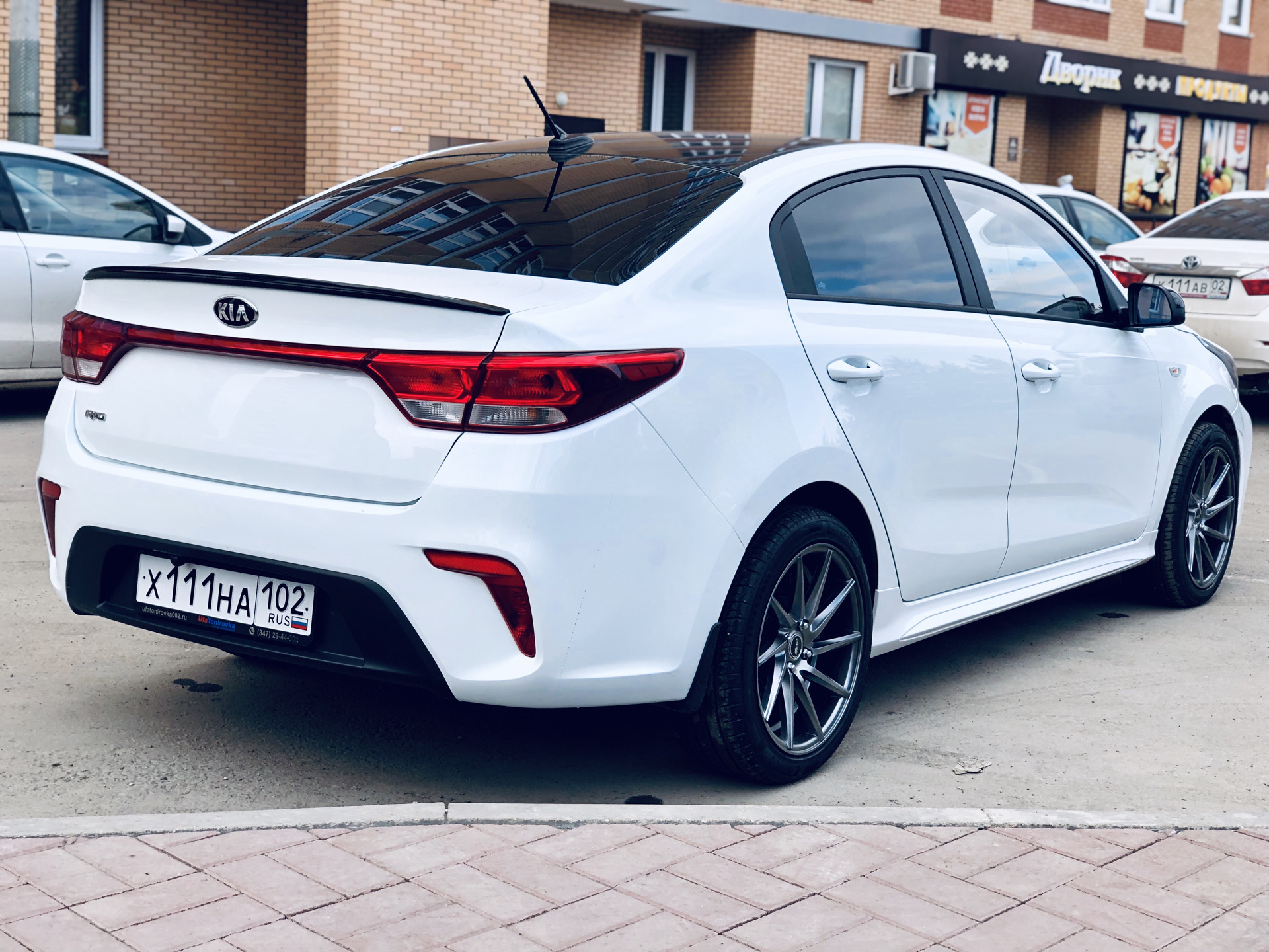 Рио 4 года. Киа Рио 2018 обвес. Kia Rio Юрол. Kia Rio 2018. Kia Rio 2019 White.