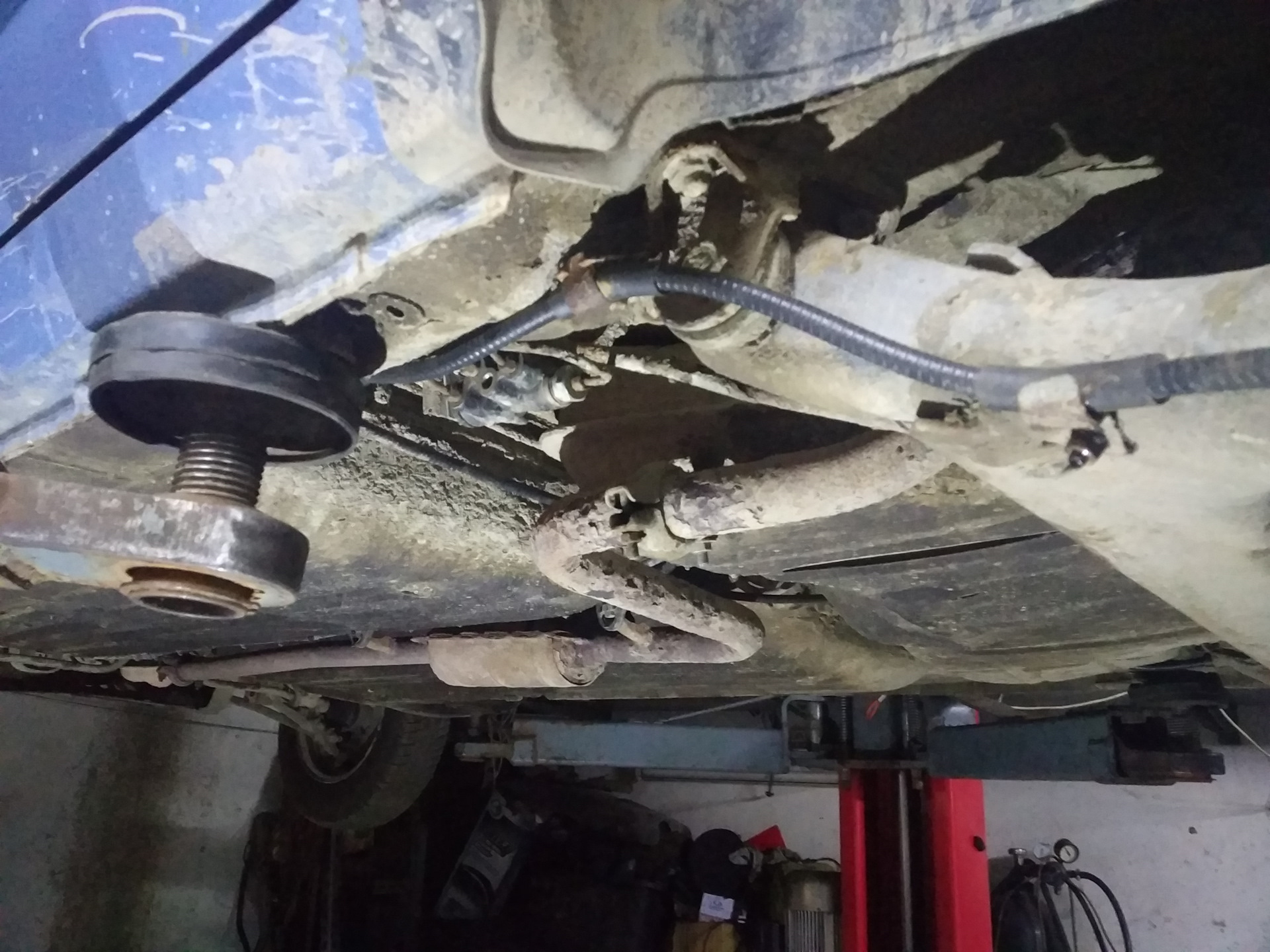 Замена тросов ручника, колдуна, цилиндрика, регулировка зажигания и гбо ...