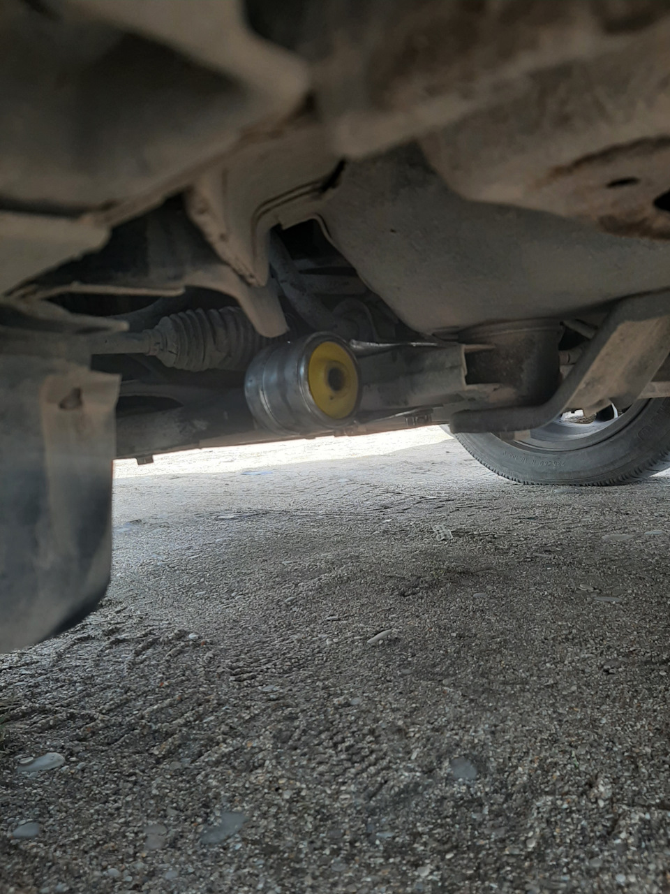 Задние сайлентблоки передних рычагов — Land Rover Freelander 2 (L359 ...