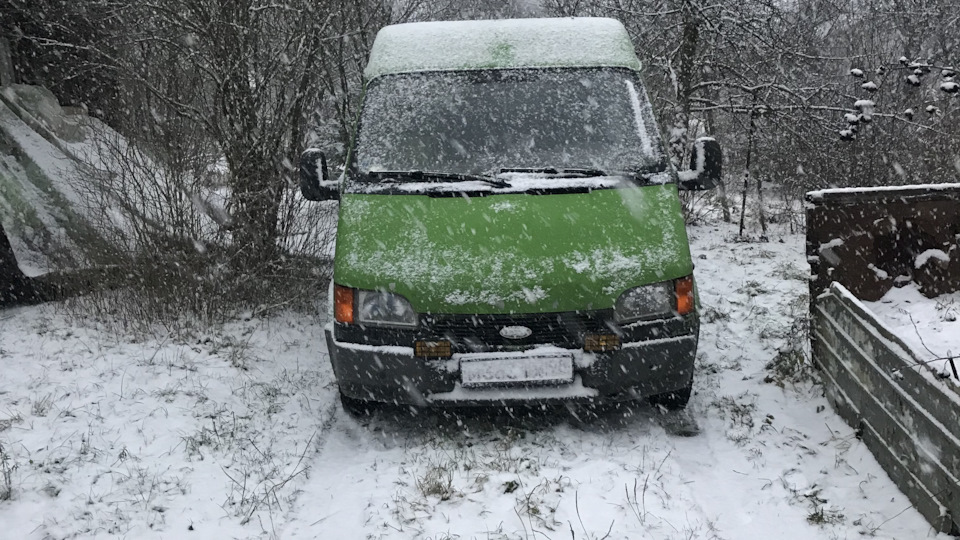 Ford Transit Зелёный огурец 2.5