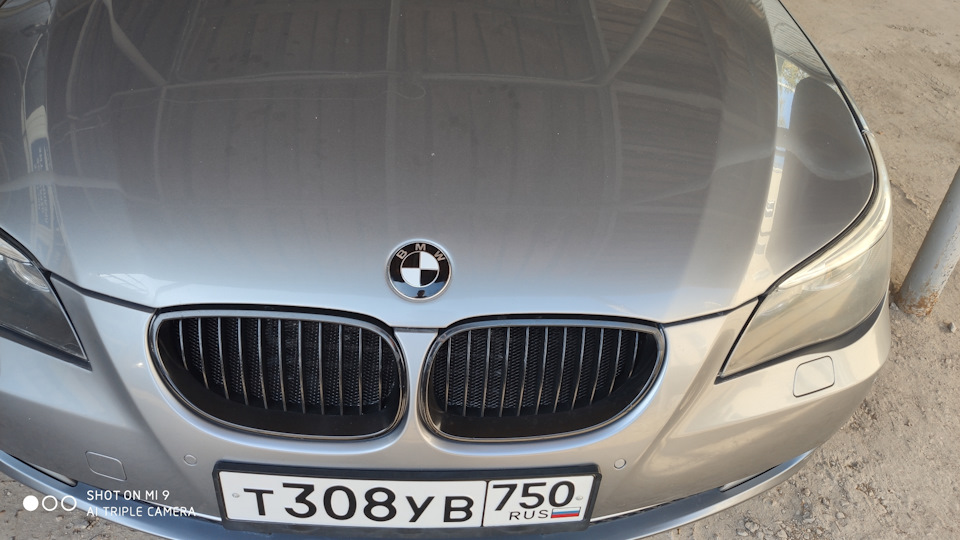 Немного китая — эмблема bmw — BMW 5 series (E60), 2,5 л, 2005 года ...