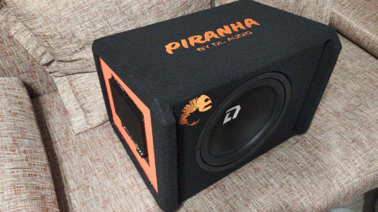 Dl audio piranha 12a black. DL Audio Piranha 12a. DL Audio Piranha 12a в Лачетти. DL Audio новый пассивный сабвуфер Пиранья.