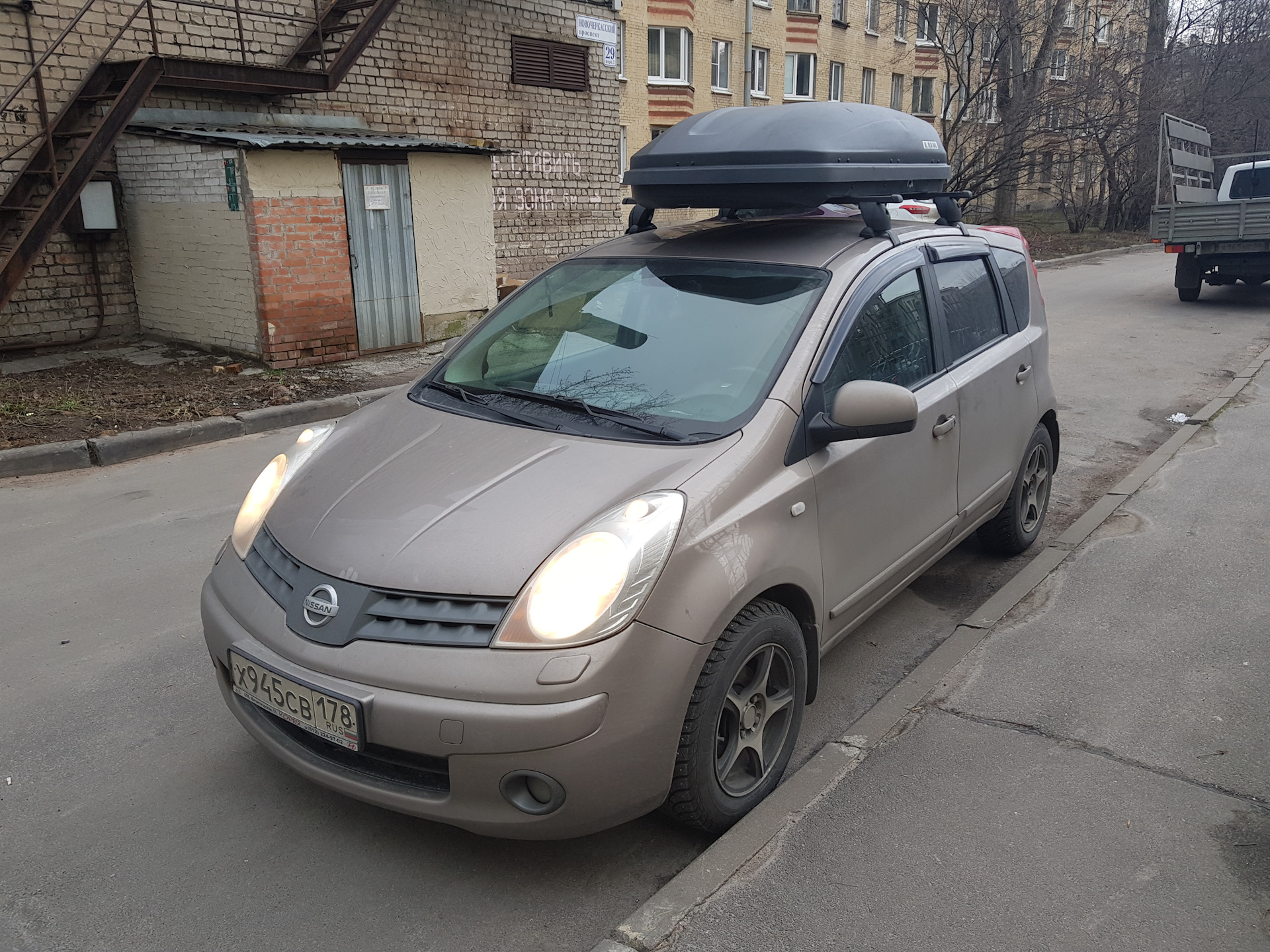 Бокс для CityBOXa, шлейф и минус диван. — Nissan Note (1G), 1,6 л, 2007  года | аксессуары | DRIVE2