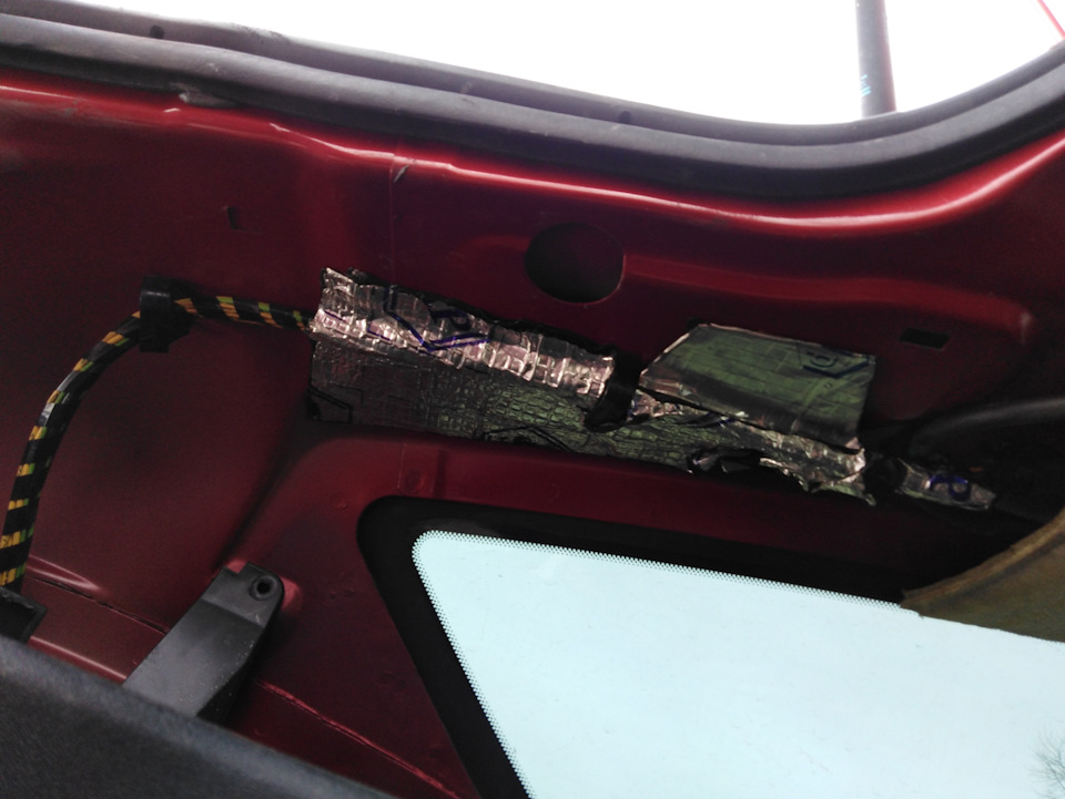 Пластик в багажнике. — Citroen C4 (1G), 1,6 л, 2008 года | своими ...