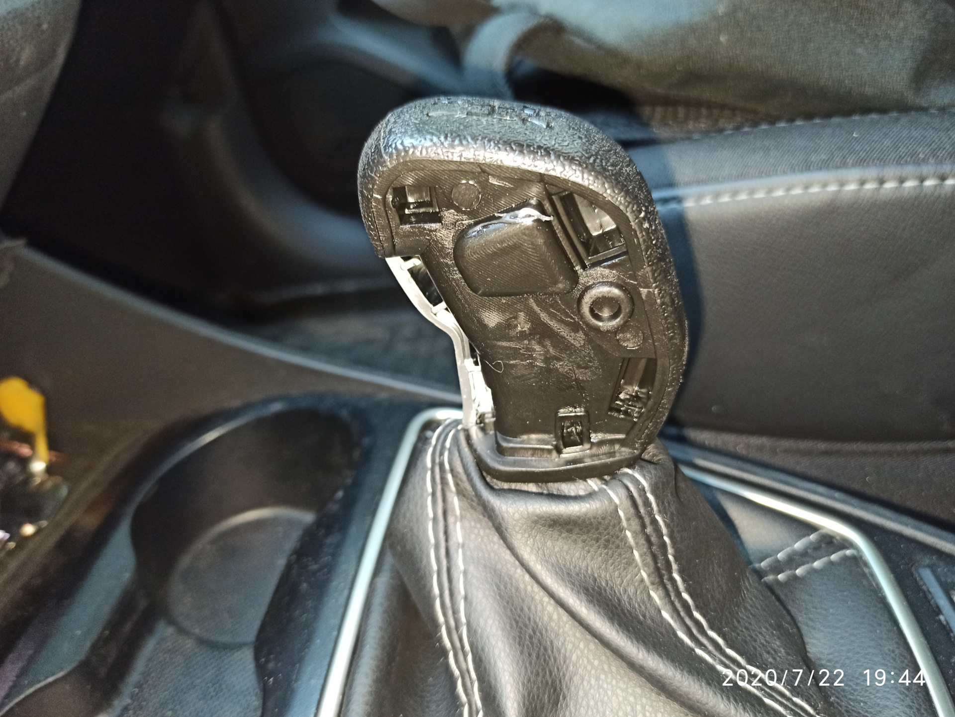Как снять ручку акпп гранта Ручка КПП Peugeot/Citroen в Весту, 75b. - Lada Vesta SW Cross, 1,8 л, 2019 года 