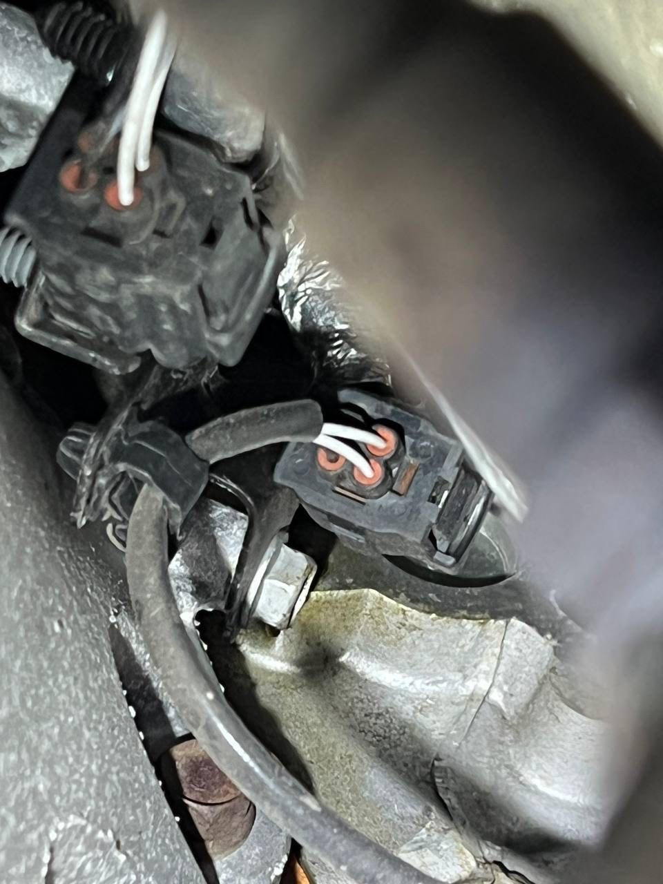 Потеет прокладка впуска — Jeep Grand Cherokee SRT-8 (WK2), 6,4 л, 2016 ...