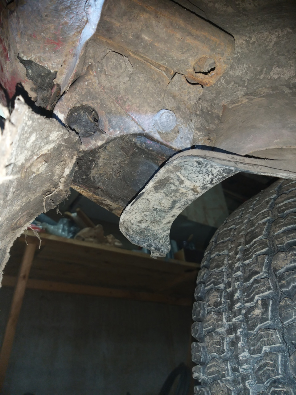 Усиление задка. Часть 1. день 1 — Lada 4x4 3D, 1,7 л, 1996 года ...