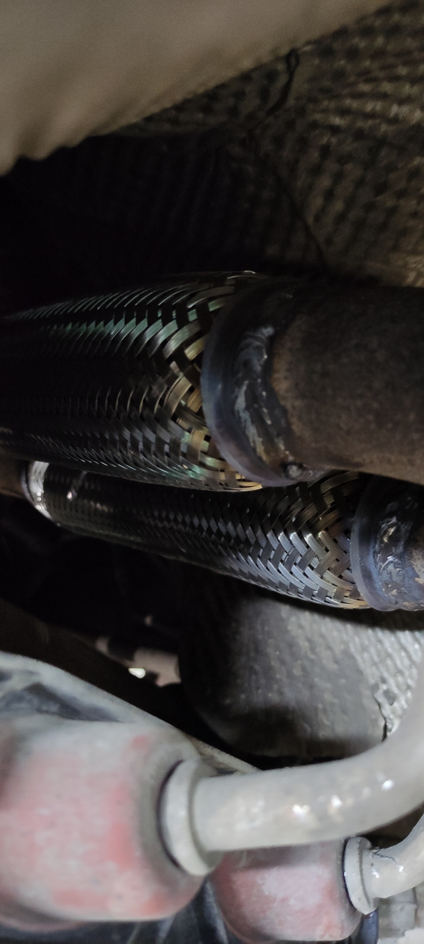 Новые гофры глушителя — Volkswagen Caddy (3G), 1,6 л, 2009 года | визит ...