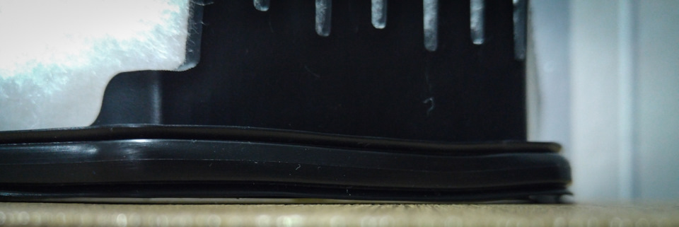 И, внимание! Установка уплотнителя на законное место не сильно меняет ситуацию. — Hyundai Solaris (1G)