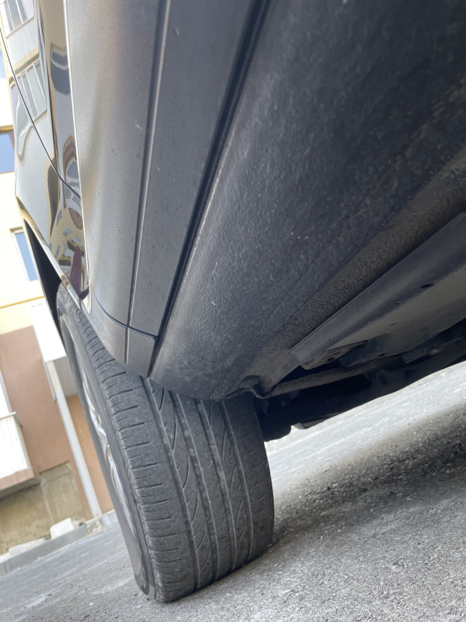 Вытягивание порога без окраса — Volkswagen Touareg (1G), 3 л., 2007 ...