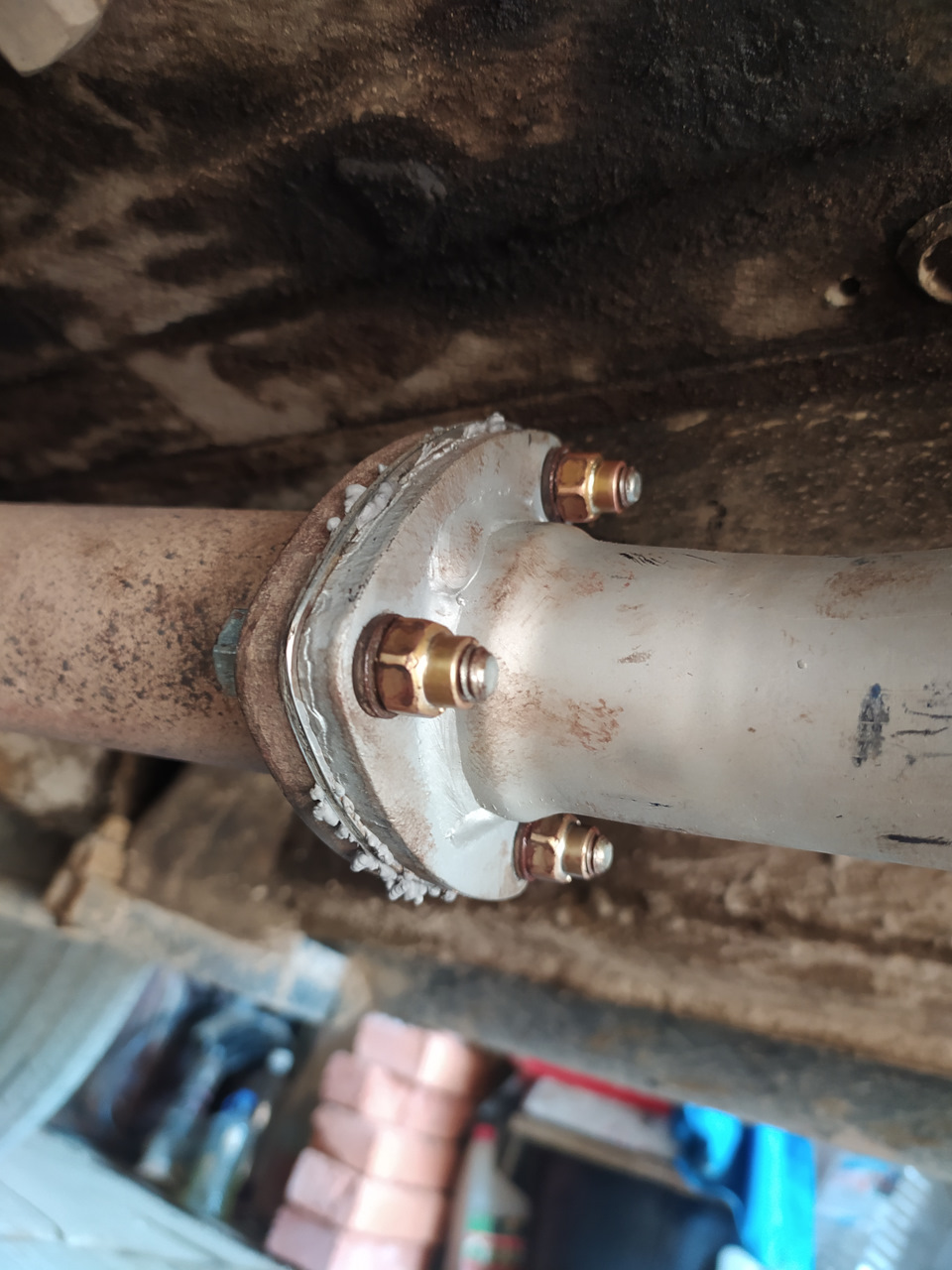 промазал прокладку — Lada 4x4 3D