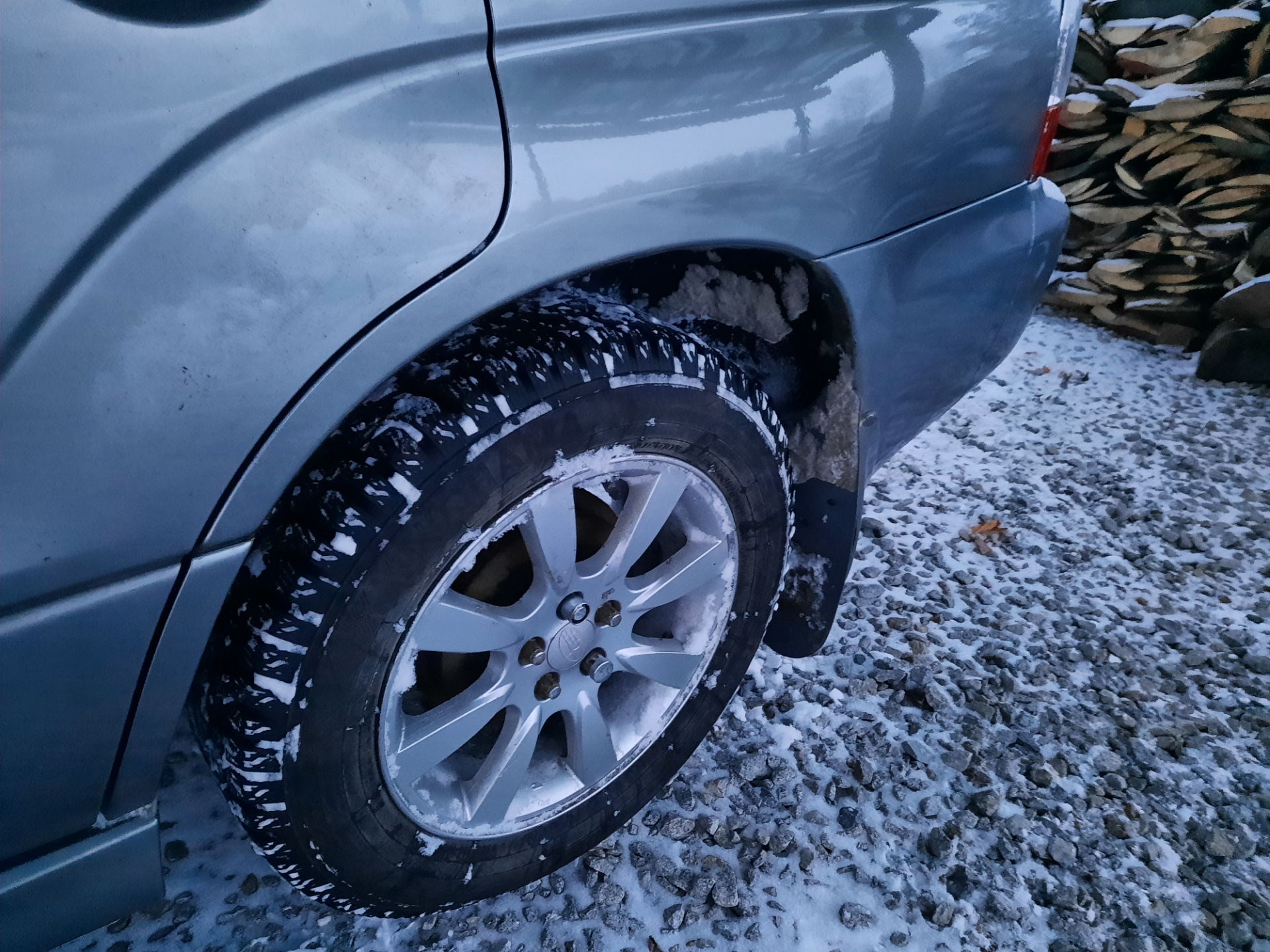 Широкие брызговики, локера, покраска. Выставил на продажу. — Subaru ...