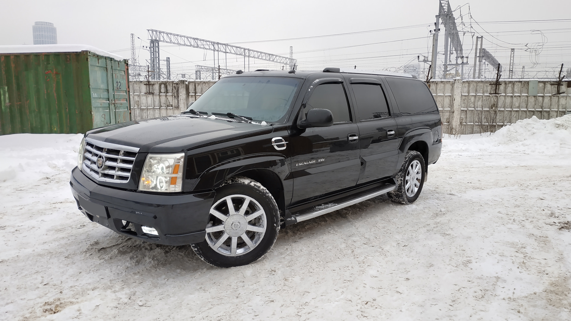 Cadillac Escalade (2G) 6.0 бензиновый 2004 | ESV Platinum на DRIVE2