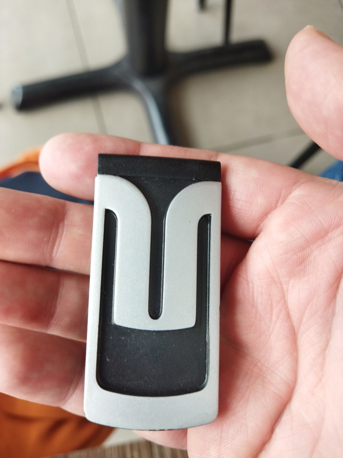 Шильдики — Москвич Князь Владимир, 2 л, 2001 года | запчасти | DRIVE2