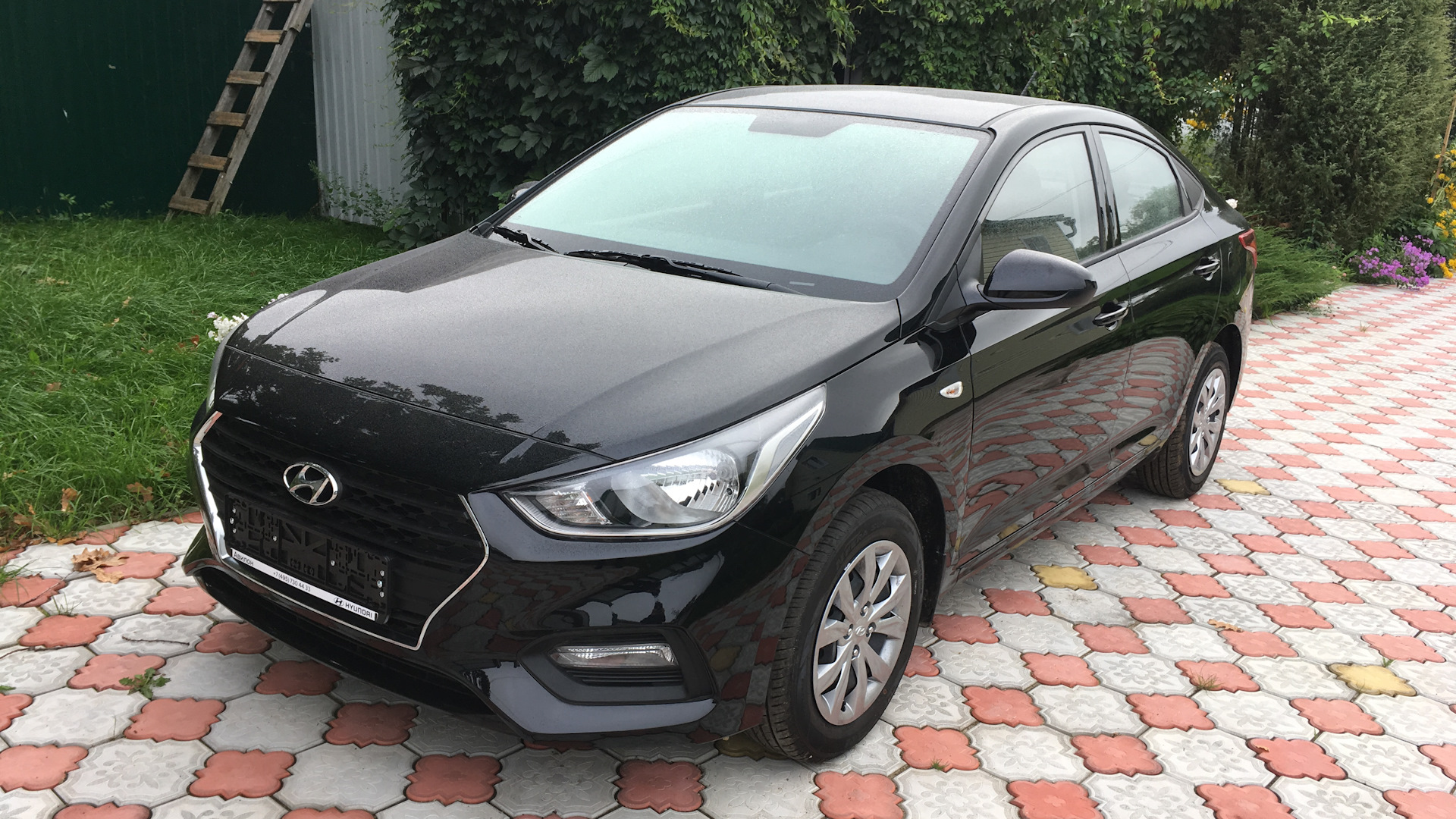 Соляр фото. Hyundai solaris 2015 accent. Хендай солярис 2017 черный. Хендай солярис 2022 черный. Черный хендай солярис 1.
