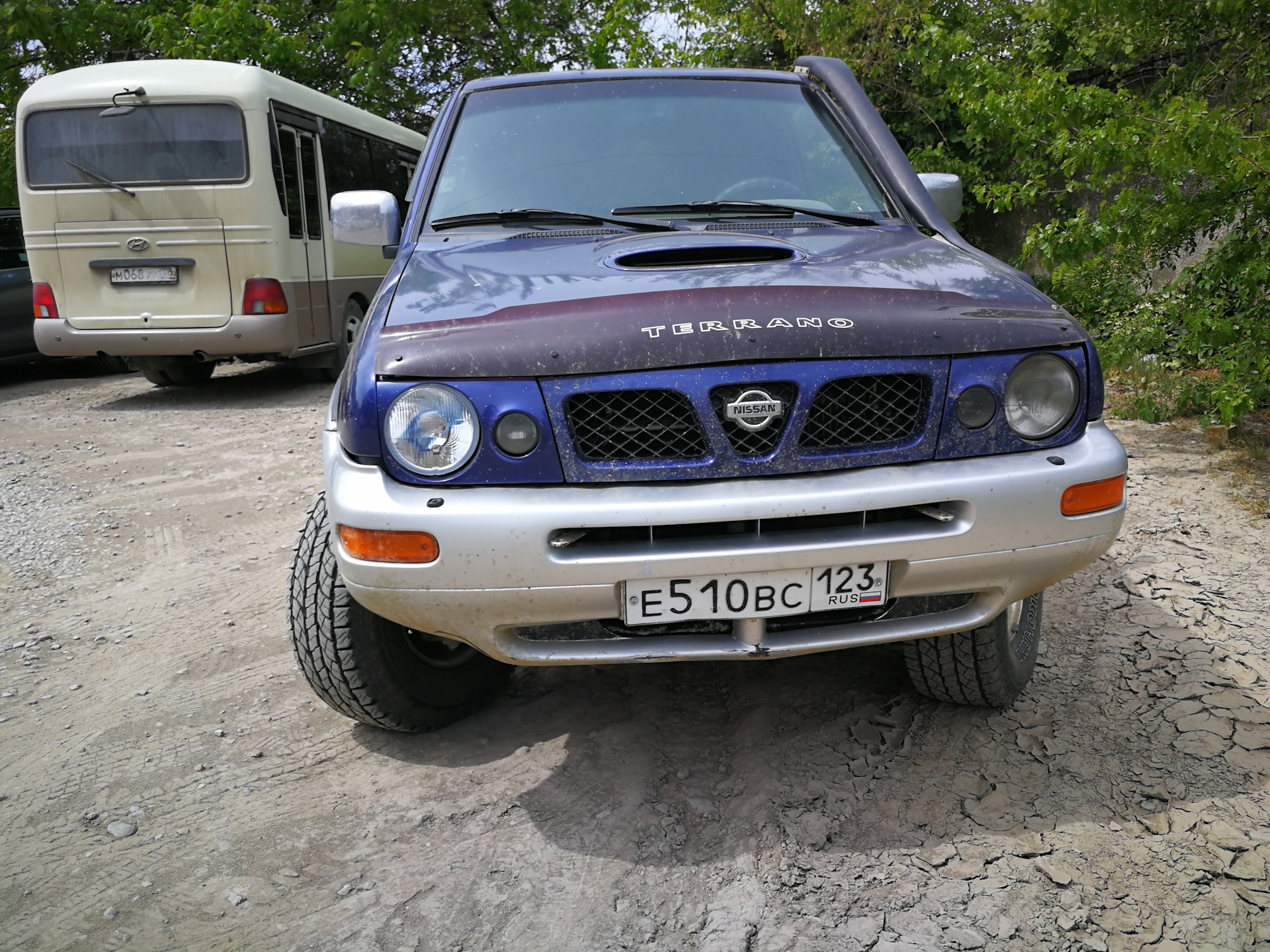 Фара передняя ниссан террано. Nissan Terrano 2 1998 фары. Фара Nissan Terrano 2 r20. Террано r20. Фары Ниссан Террано 2 r20.