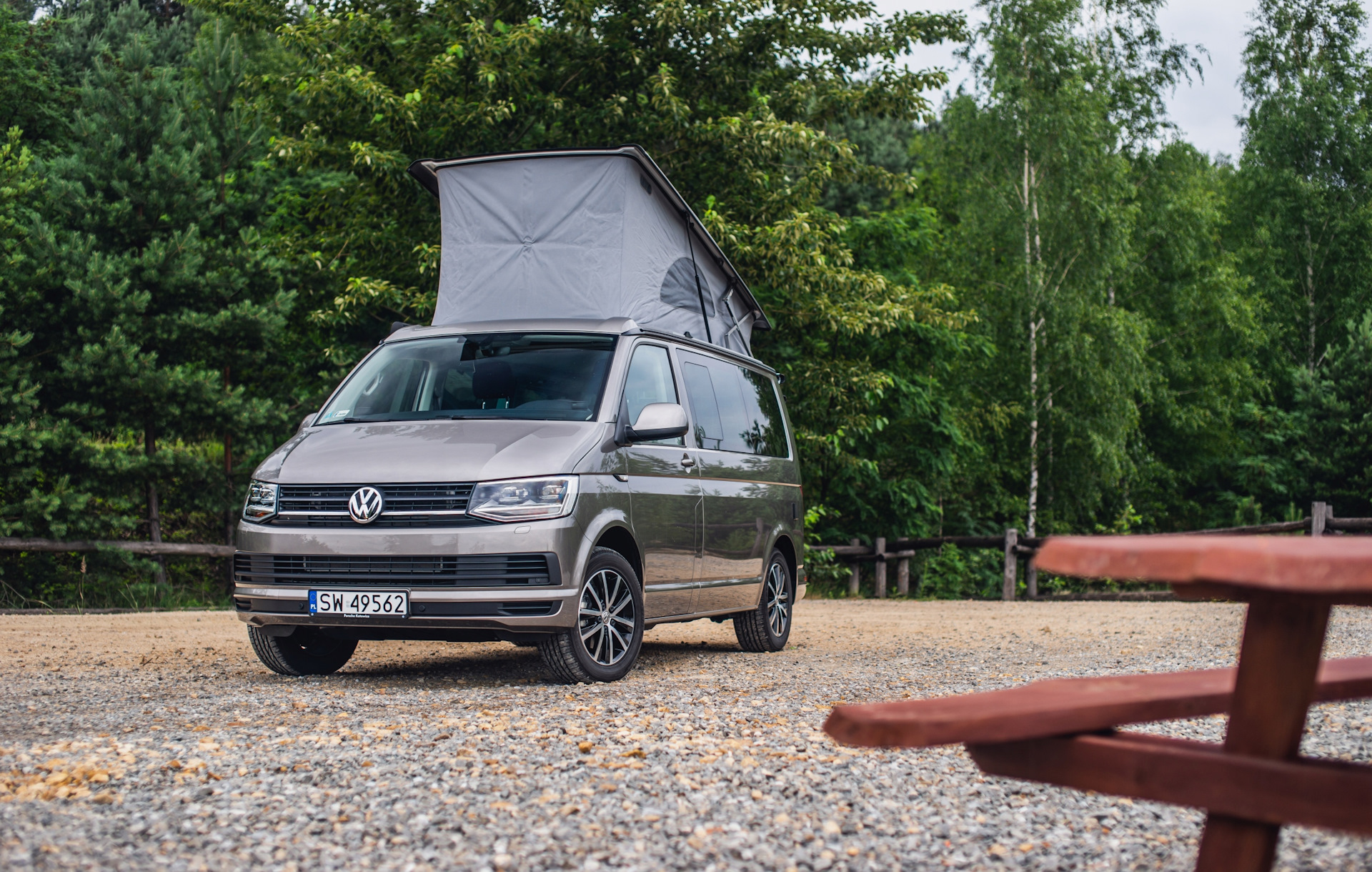 VW Caravelle с крышей