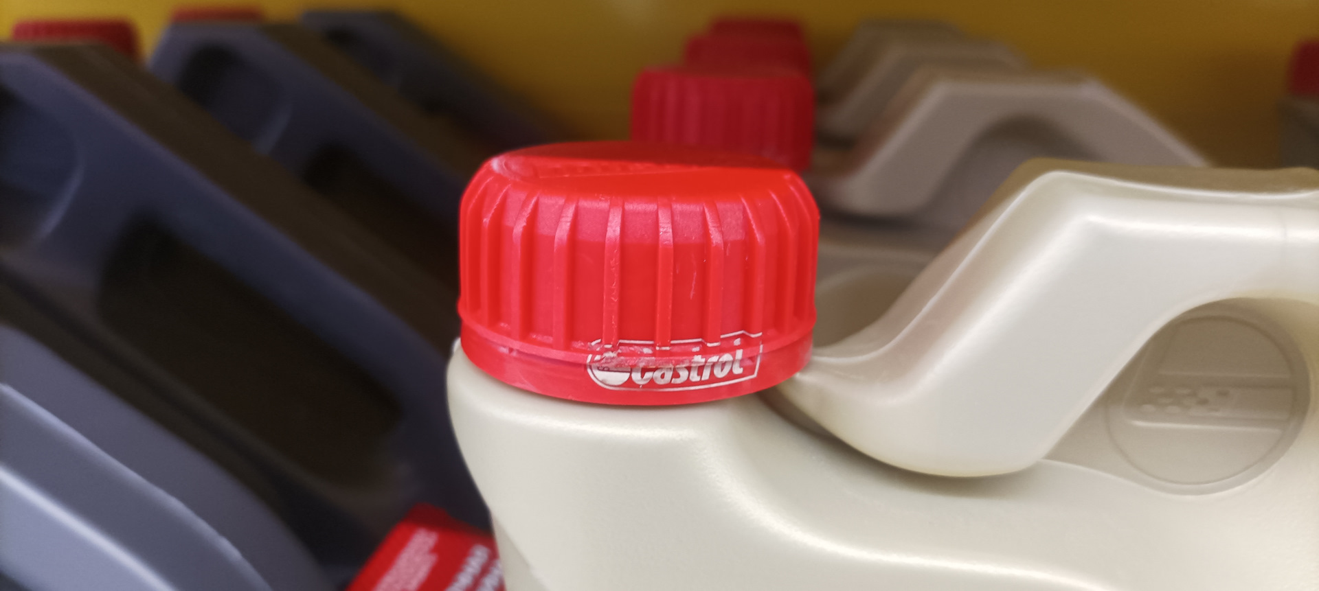 Дождались Шелл 5w30,40, С3 ЕСТ, 10w40 и Кастрол 5w30,40, C3,10w40 ...