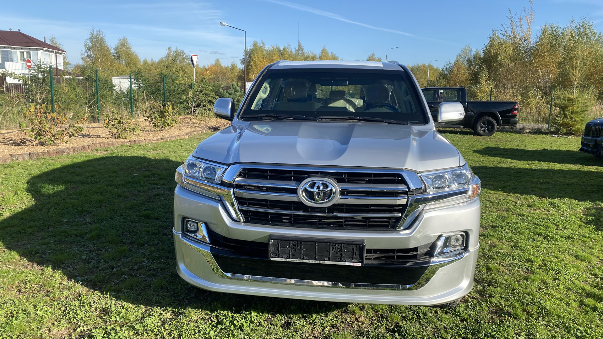 Продажа Toyota Land Cruiser 200 2019 (дизель, АКПП) — с историей  обслуживания — DRIVE2.RU