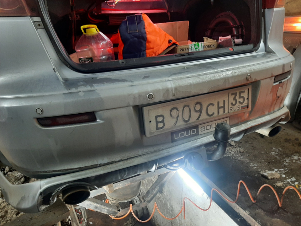Бампер под 1а номер часть1 — Mitsubishi Lancer X, 2 л, 2007 года ...