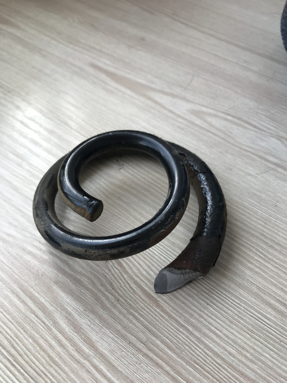 Лопнула задняя пружина — BMW X5 (E70), 3 л, 2007 года | запчасти | DRIVE2